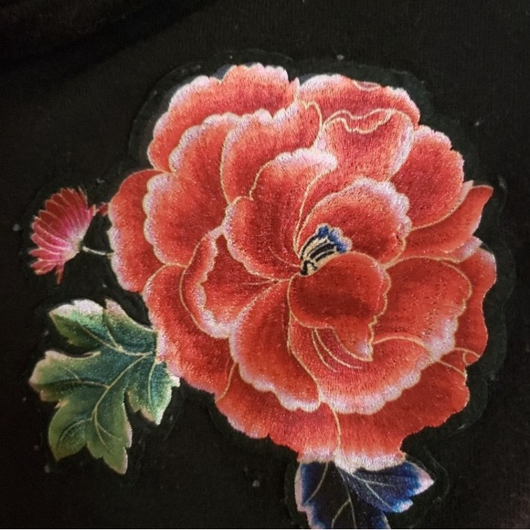 Forever 21 cropped embroidered hoodie small - Picture 2 of 3